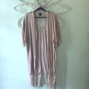 Lightweight duster with lace detail